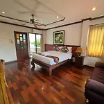 Pha Thai House