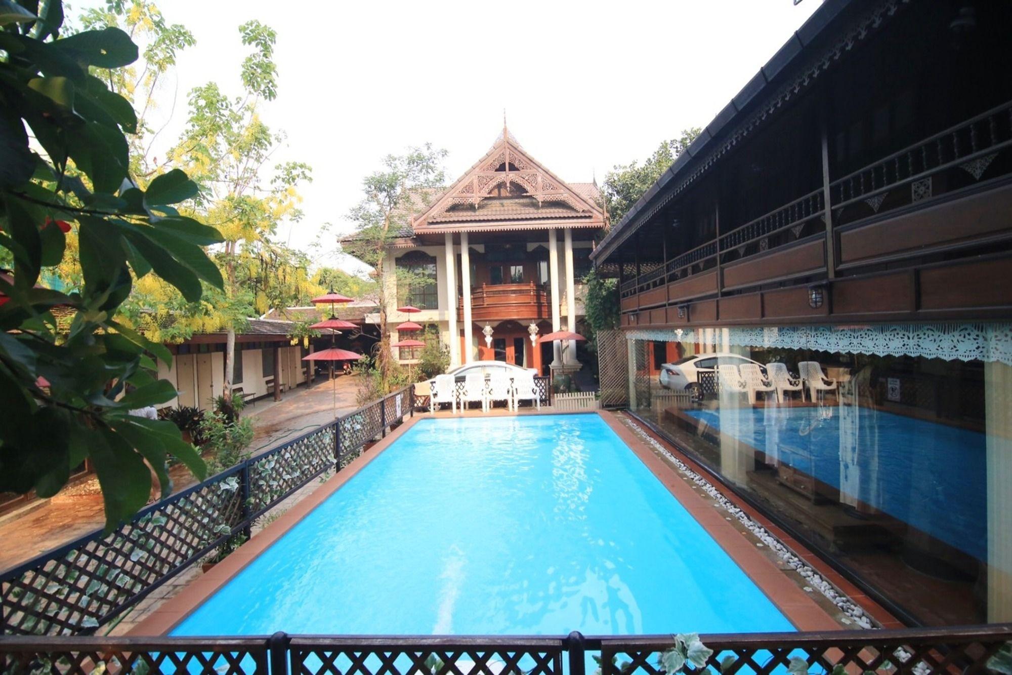 Pha Thai House Hotel 2*